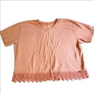 Hollister Crochet Lace Trim T-Shirt Tee Top Dusty Pink Peachy Medium